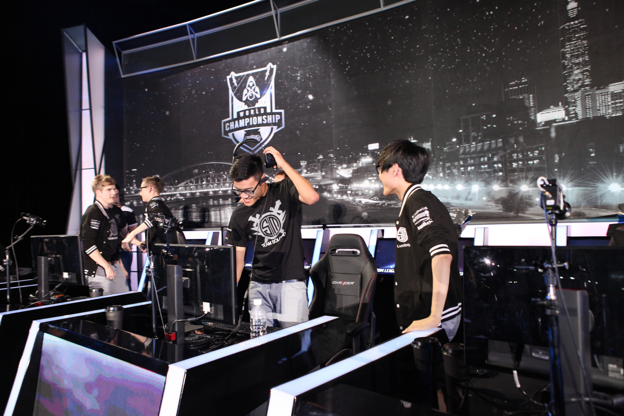 AL力克NIP晋级季后赛下一轮,团队协作成制胜关键